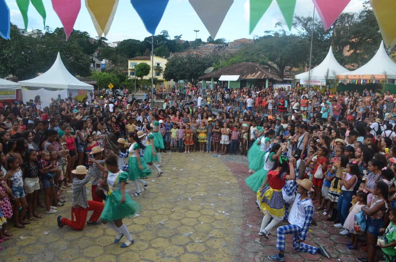 Camacã: Secretaria de Educação encerra o 1° Semestre de 2019 com grande festa